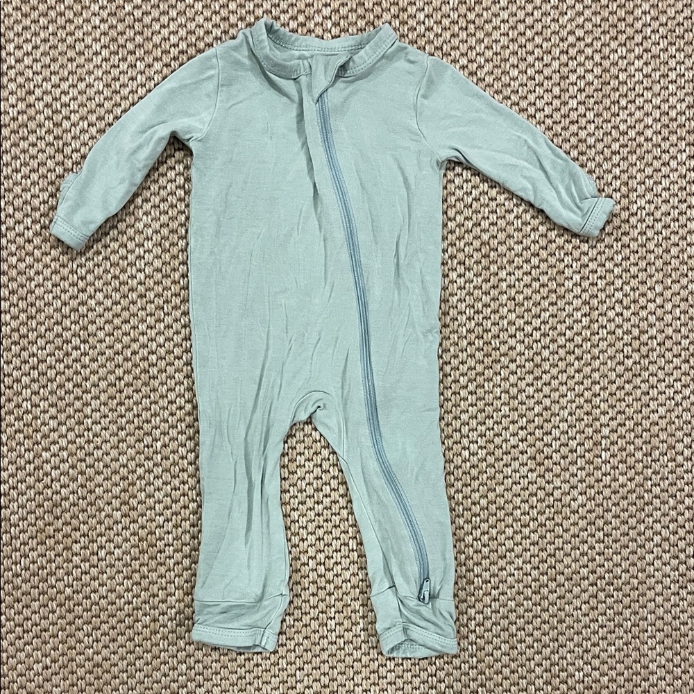 Kyte BABY Mint Green Kids Onesie Zippered Romper